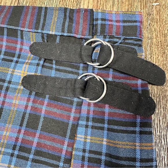 SO Junior Wrap Mini Skirt / Short, Plaid Skort, Scotland Style, Size 7 NWOT - Picture 3 of 7